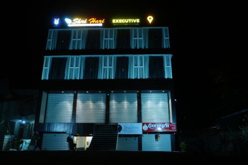 Shri Hari Executive Lodge in Tuljapur
