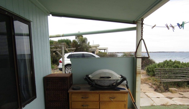 Sibly's ~ Absolute beachfront shack *OFF PEAK SPECIALS* in Point Turton