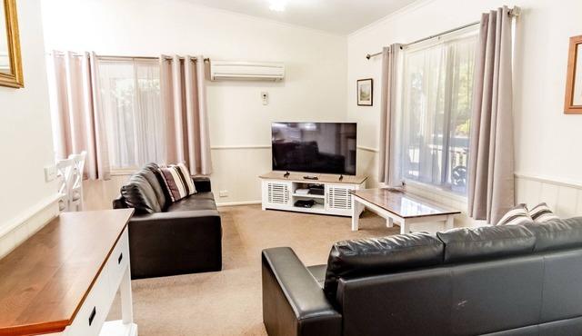 SILVER BIRCHES HOLIDAY VILLAGE - UNIT 2 in Bright