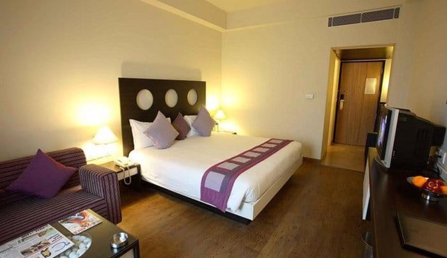 SILVER FERNS ( A BOUTIQUE HOTEL)