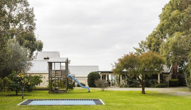 Silverstone Escape - Private Beachfront Retreat & Pet friendly in Tenby Point
