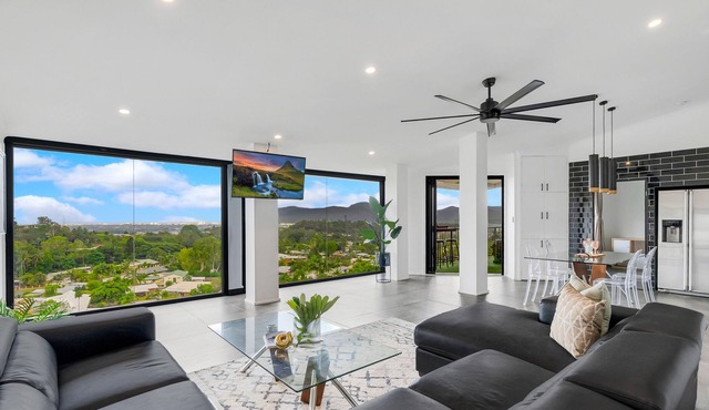 Sky High- Ultimate views 10mins from Cairns CBD in Cairns