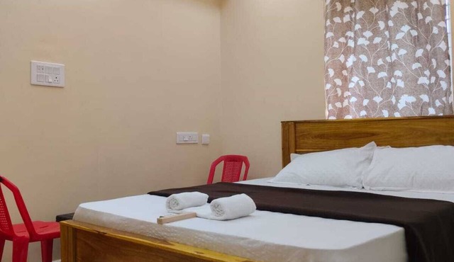 sky mountains guest house in Srungavarapukota