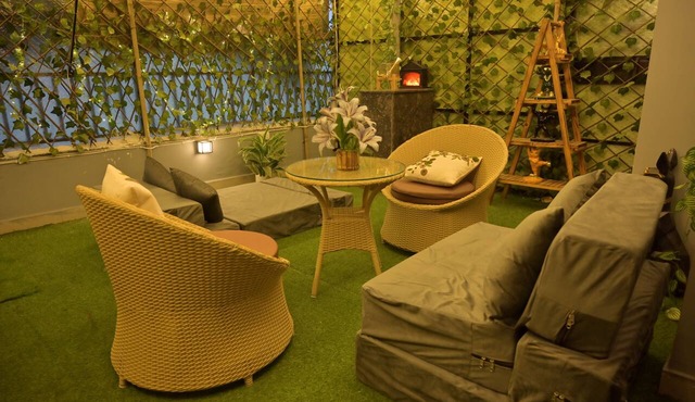 SkyNest stays- A unique terrace garden | Near cyber hub galleria market |