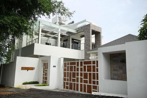 solomons ark luxury pool villa