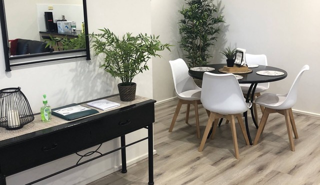 Spacious, 2BR Modern Apartment on Melbourne St - Perfect location, Free WIFI in North Adelaide
