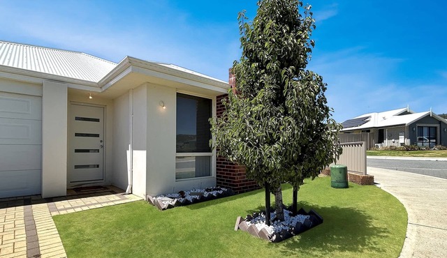 Spacious 3-Bed Home in Peaceful Byford in Byford