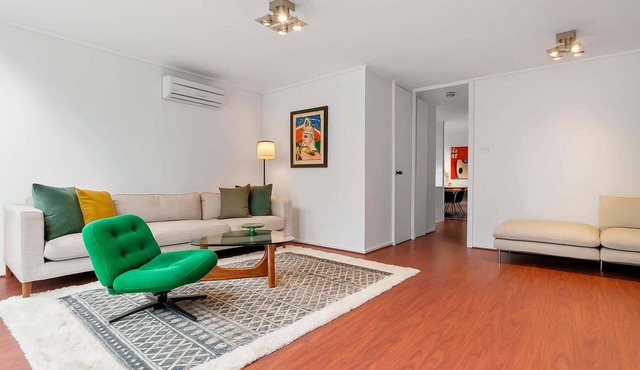 Spacious 3-Bed Townhouse with Courtyard in Maribyrnong