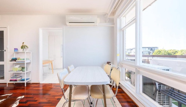 Spacious 3BR Near St Kilda - Free Parking in Melbourne