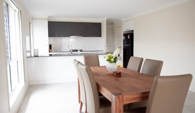Spacious 4 bedrooms house in Springfield lakes in Springfield Lakes