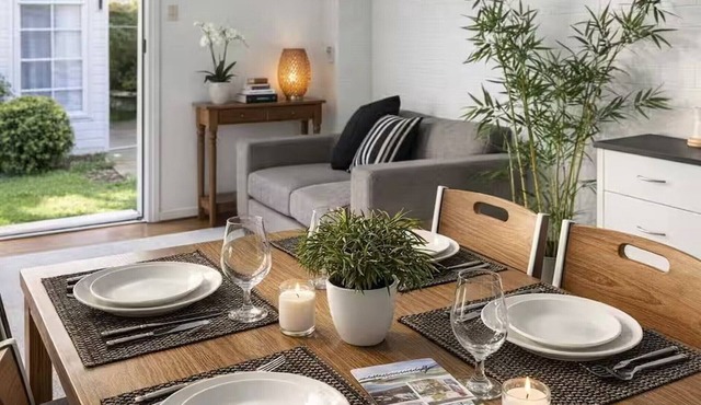 Spacious 4-Bed Retreat in Vibrant Footscray in Footscray