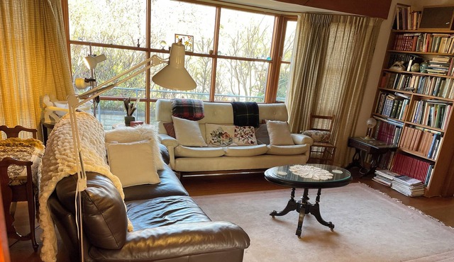 Spacious House + Garden, 8 Guests in Griffith