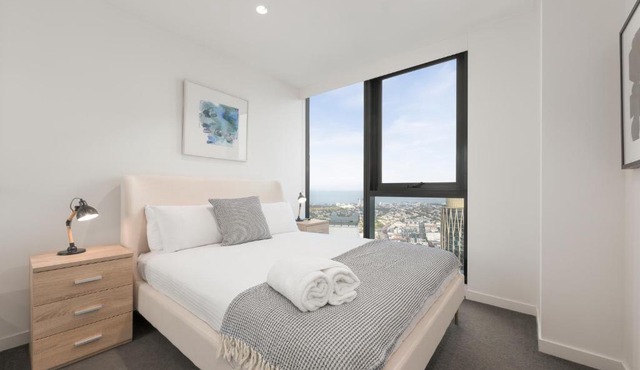 Spectacular Three Bedroom Suite in Melbourne