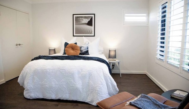 Splendour in Subiaco - Elegant, Comfortable Home in Leafy Street in Western Australia