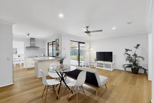 Springfield 4BR Air Conditioned with BBQ and Patio in Goodna