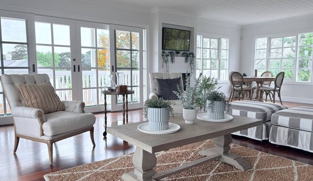 Springfield Lodge - Pet Friendly Executive Residence in Cobains