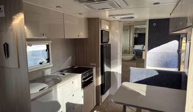 Star Crafter - home on wheels Cozy private studio with all the amenities in Werribee