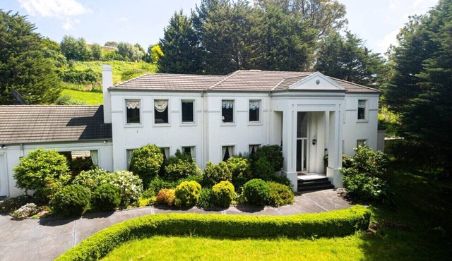 StayAU Expansive 6BR Villa Scenic Warrandyte in Warrandyte
