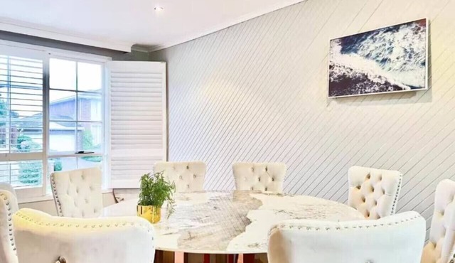 StayAU Prestigious Quiet Court Home w/Pool in Templestowe