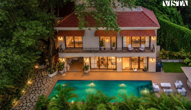 StayVista at Villa De Amara - Outdoor Pool & BBQ