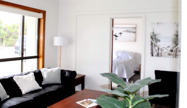Stone Throw in Port Macdonnell