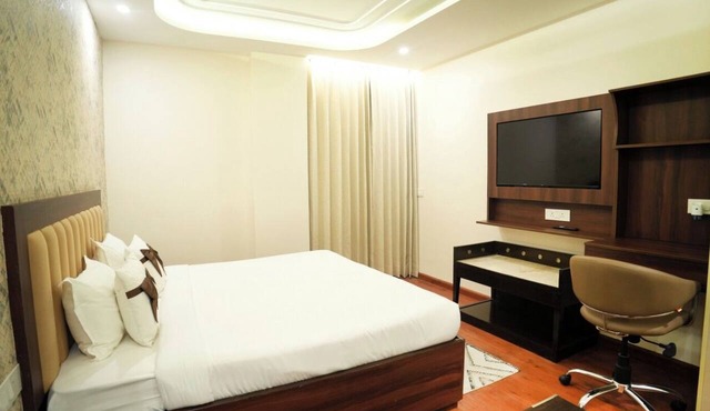 Studio Apartment near Golf Course road, Sector 43, Sushant Lok Phase 1