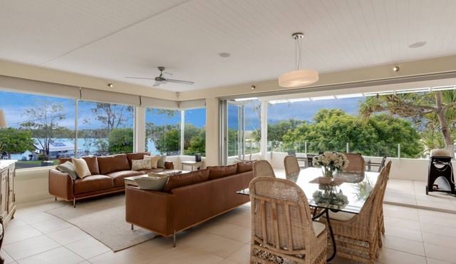 Stunning Executive 3 bedroom Noosa River Apartment in NOOSAVILLE