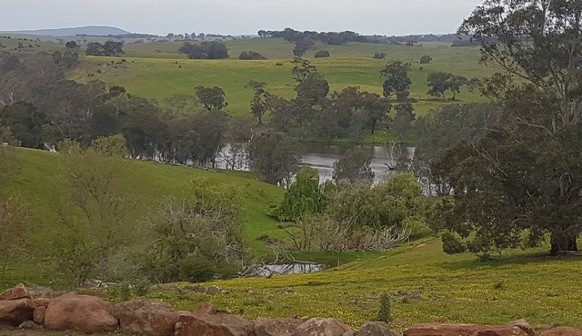 Stunning farm accommodation with incredible views 90 minutes from Melbourne in Redesdale