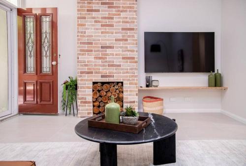 Stunning Northbridge Townhouse W Off St Parking in Perth
