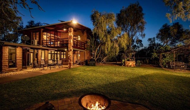 Sturt Desert Pea House in Connellan