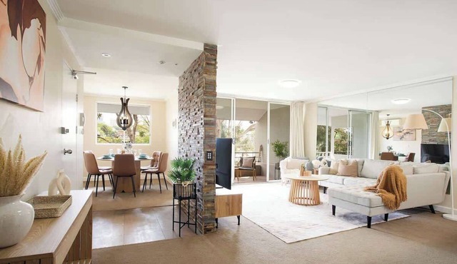 Stylish 3BD Paddington Haven with Pool, Gym and Pet-Friendly Stay in Paddington