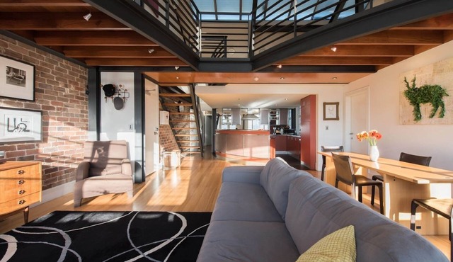 Sunny Loft Lookout with Iconic Sydney Views in Potts Point