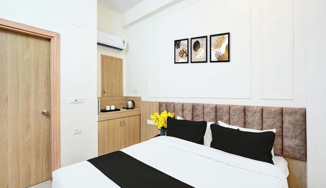 Super Collection O Surajpur Chowk in Greater Noida