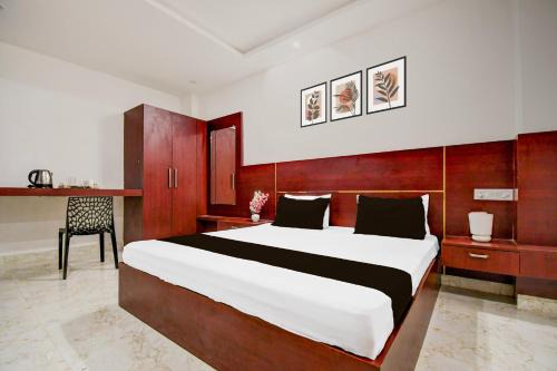Super Hotel O Ghar Parivaar