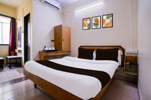 Super Townhouse Hubli Bus Terminal