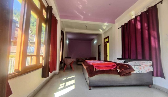 Suraj Guest House And Cafe in Tosh