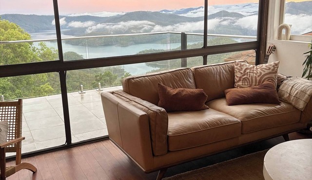 Surrounded by nature with panoramic mountain views in Lower Beechmont