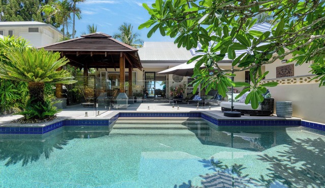 Tali Beachfront Retreat – Luxury & Seclusion at Oak Beach in Oak Beach