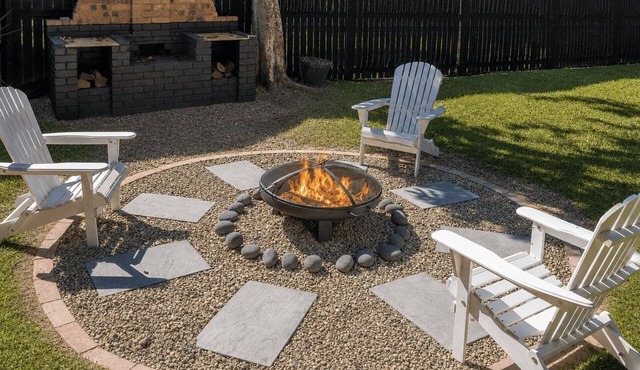 Tamara's Beach House Firepit & Family Escape in Deception Bay