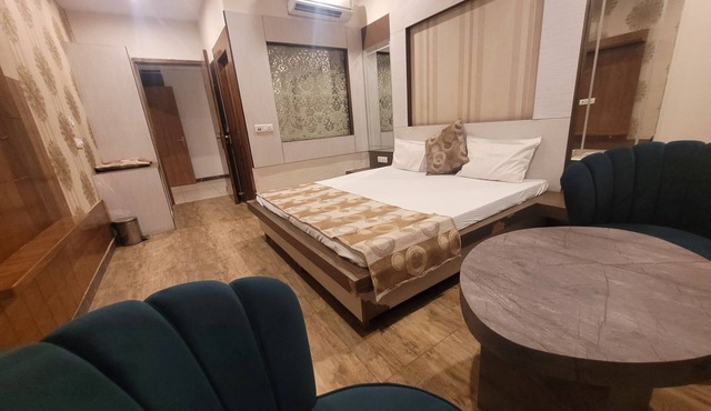 The Aura Grand