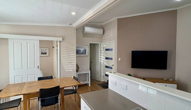 The Beach Quarters Cabin – Relaxed Coastal Living at Geographe Bay Holiday Park in Broadwater