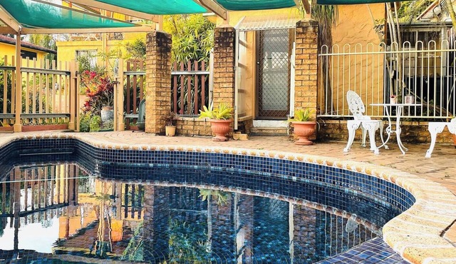 The Delightful Tiny House with Pool in Springwood