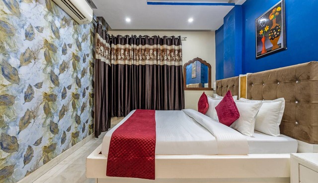 The Expressway Studio Near Yashobhoomi in New Delhi