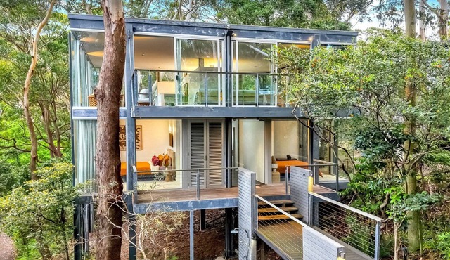 THE GLASS HOUSE | Accom Holidays in MACMASTERS BEACH