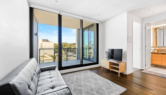 The Marker - Trendy Executive CBD Apt with parking in West Melbourne