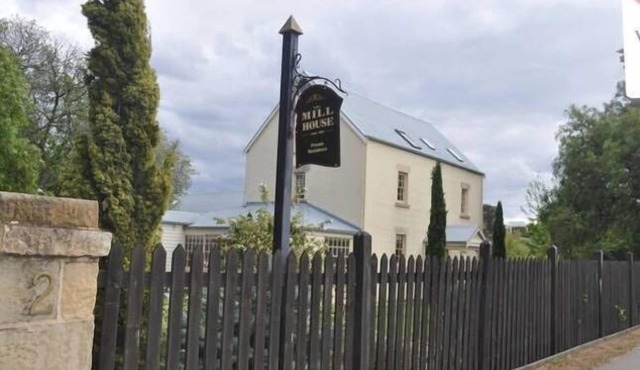 The Mill House - Cottage Accommodation includes breakfast provisions in Richmond TAS