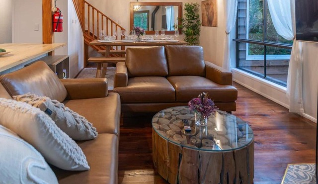 The Mountain Chalet - Hot Tub, Fireplace, Games in Eagle Heights