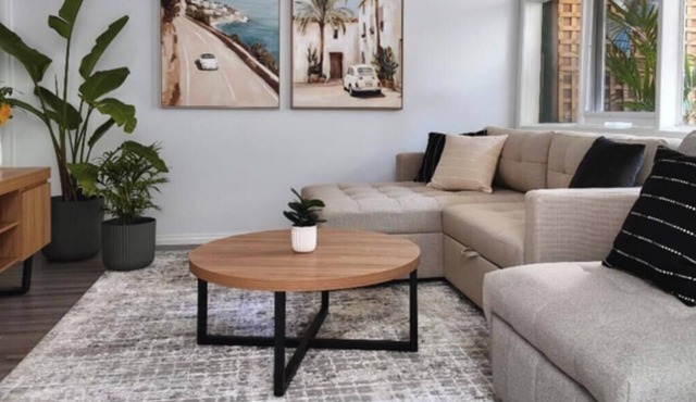 The Parkside Luxe Escape - Entire CBD 2 Bedroom House in South Melbourne