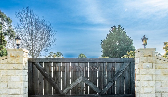The Peninsula - Pool and Privacy in BROADWATER