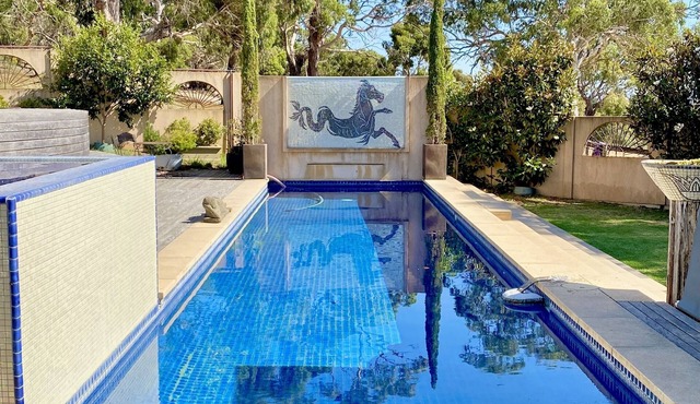 The Pool House with Pool in Mount Barker Summit